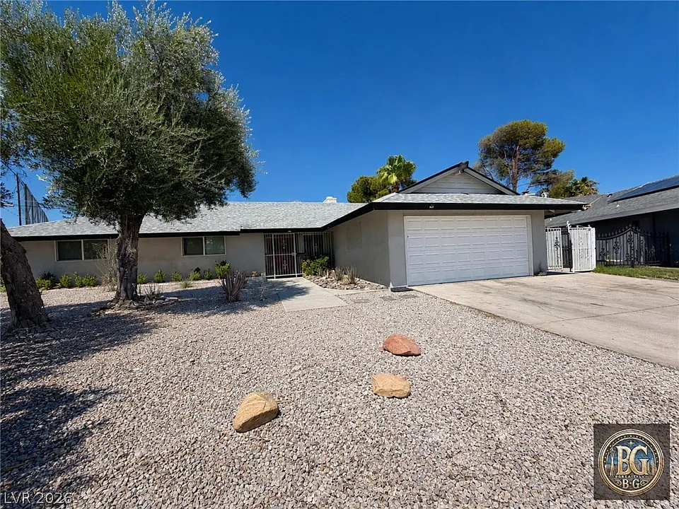 3824 Golf Ln