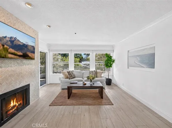 950 Cagney Ln APT 207, Newport Beach, CA 92663