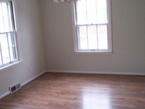 5th image of 3023 Gratiot Ave