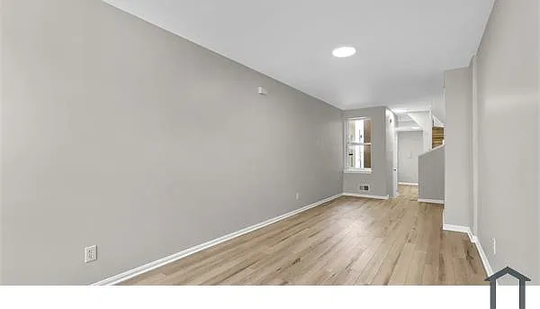 2037 Jefferson St — Photo 10