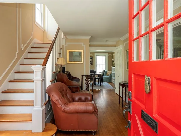 27 Red Cross Ave — Photo 5
