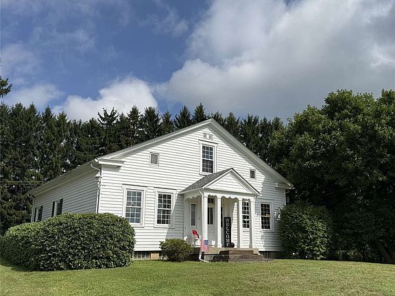 2nd image of 1233 Mount Jackson Rd