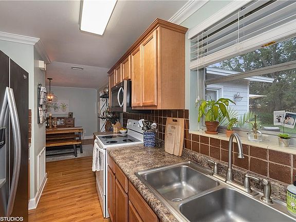 3rd image of 2900 Sanbina St