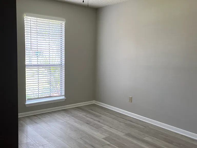 92 Cutter Ln — Photo 10