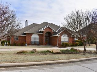 920 Dornick Dr, Ardmore, OK 73401