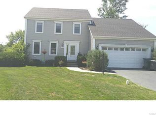 7158 Marigold Dr, North Tonawanda, NY 14120