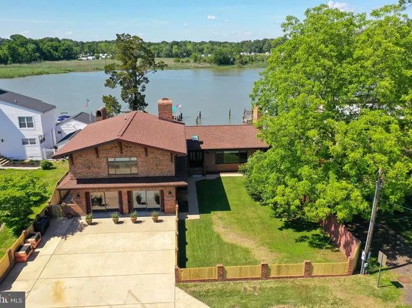 115 Avalon Dr, Colonial Beach, VA 22443