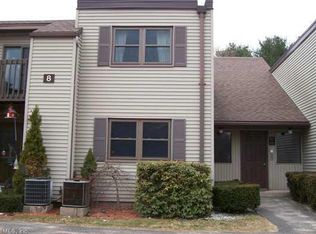 810 Twin Circle Dr #810, South Windsor, CT 06074