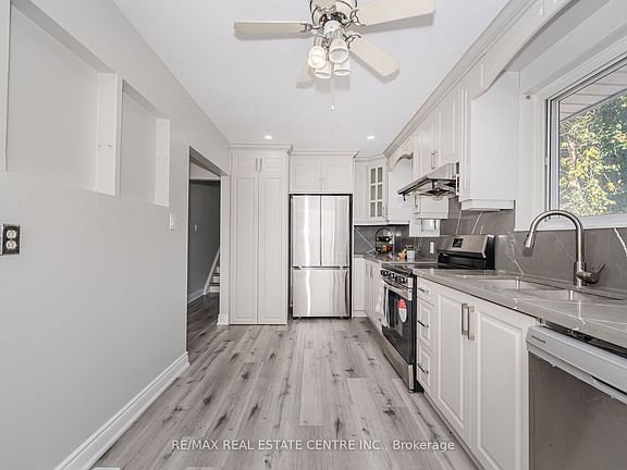 2nd image of 34 Windermere Ct