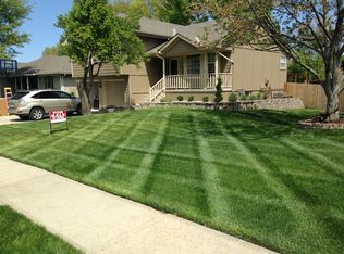 609 NE Adams Dr, Lees Summit, MO 64086