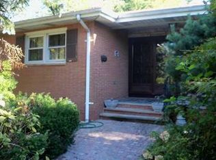 15 Gillen Dr, Parlin, NJ 08859