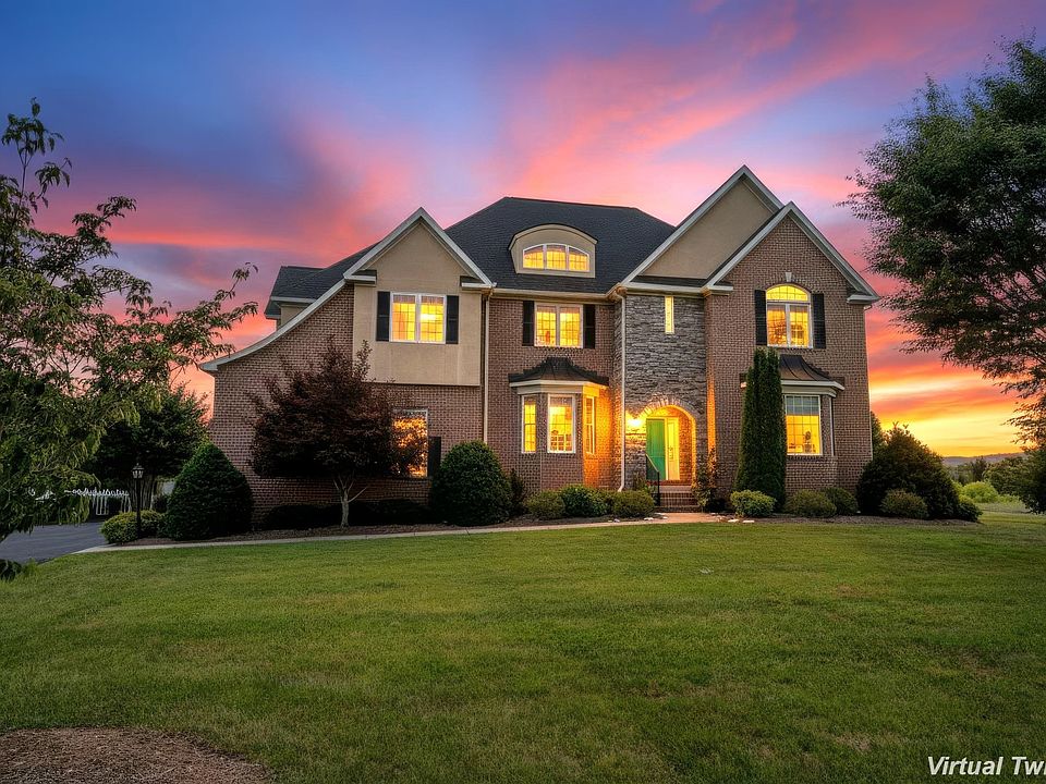1st image of 2420 Village Dr