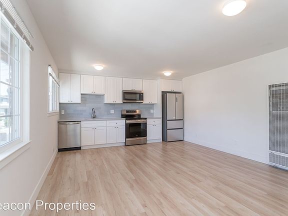 3rd image of 3285 Delaware St APT 202