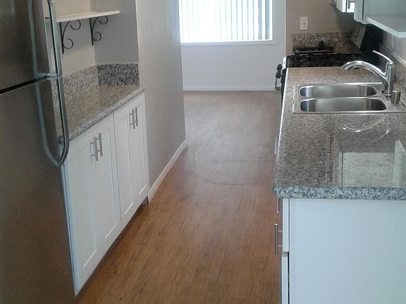4th image of 4977 Cape May Ave