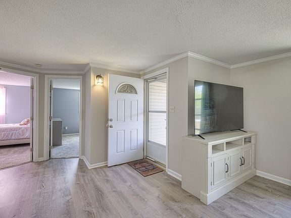 3rd image of 336 Tina Ln