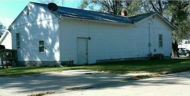 2nd image of 691 Williams St