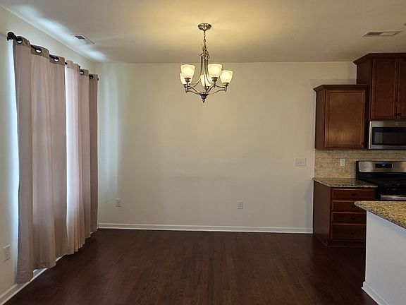 5th image of 309 Durants Neck Ln