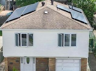 52 Amador St, Staten Island, NY 10303