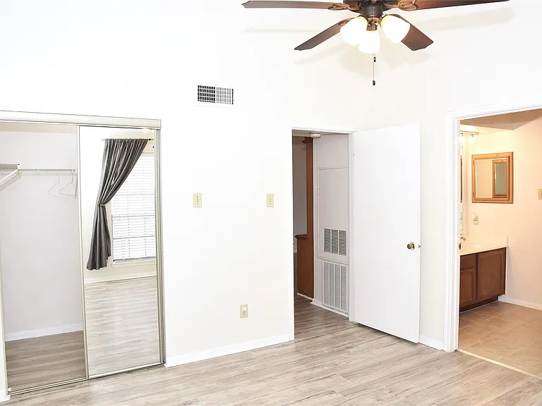 2121 El Paseo St #2000 — Photo 24