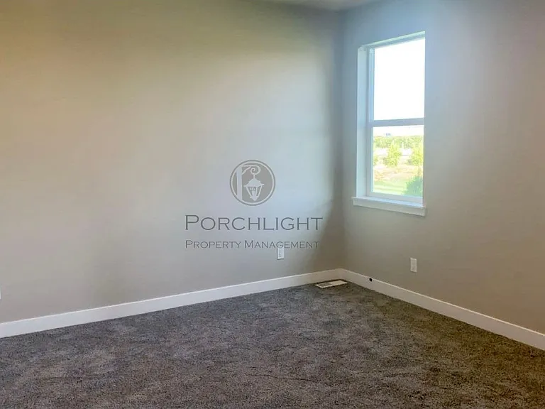 2226 Berryman Loop — Photo 14