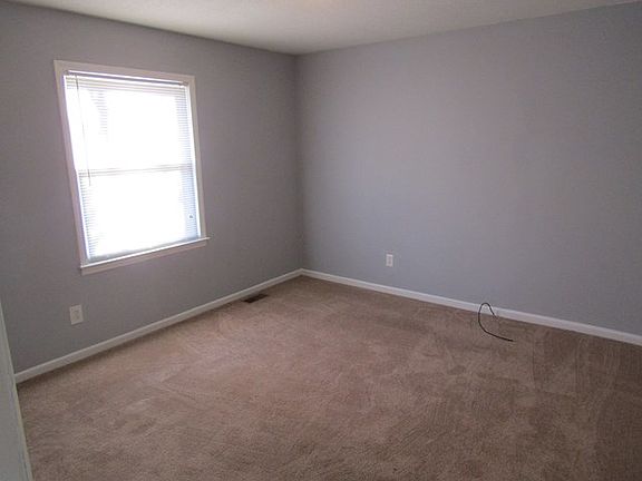 4th image of 514 E Washington Ave