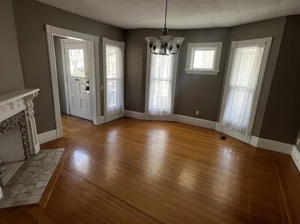 213 Oxford St, Rochester, NY 14607