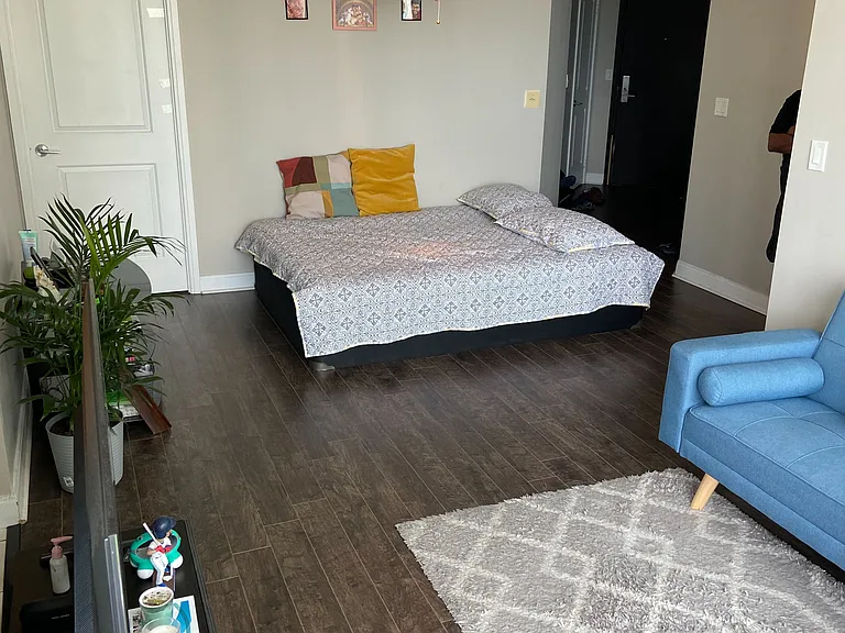 70 Absolute Ave E #703 — Photo 13