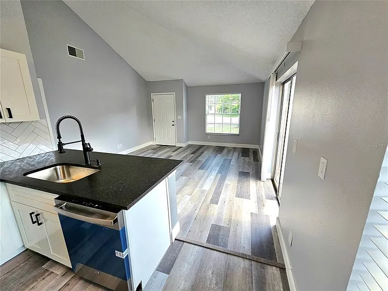 2668 Megan Ct — Photo 8