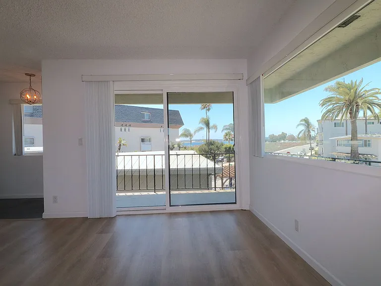 3990 Crown Point Dr — Photo 23