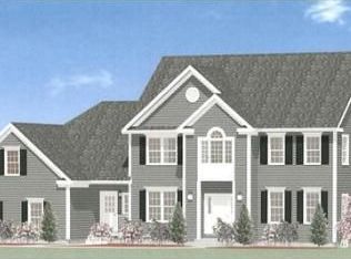 7 Iarussi Way, Medway, MA 02053