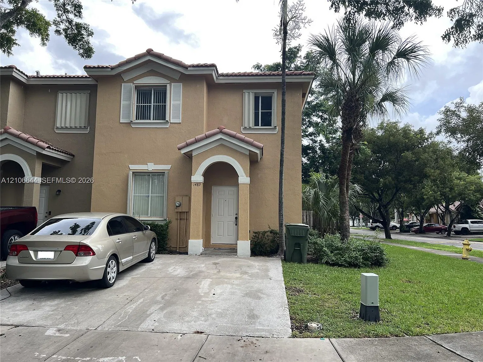 Mowry Villas — Photo 1