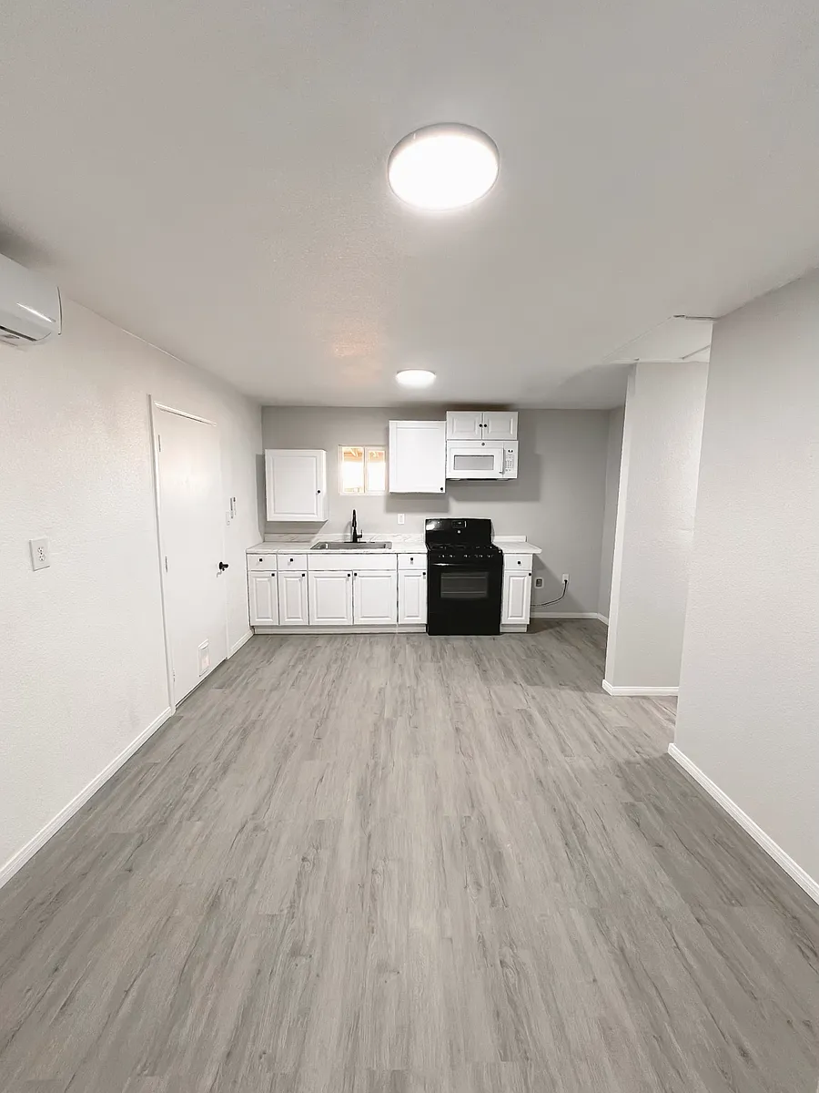 Building Photo - 4458 Dobbs Rd #4458