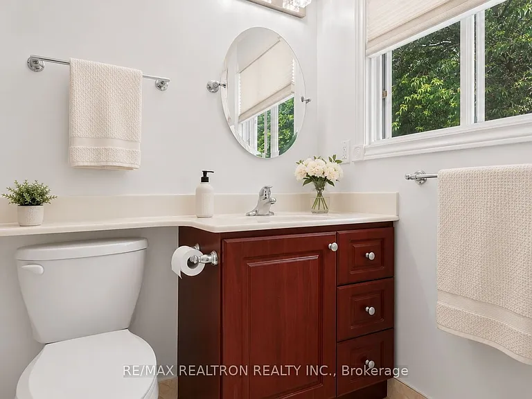 116 Andona Cres — Photo 24