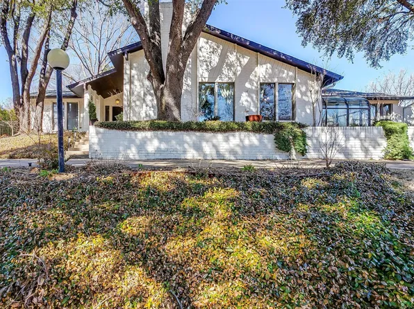 18 Crosslands Rd, Benbrook, TX 76132