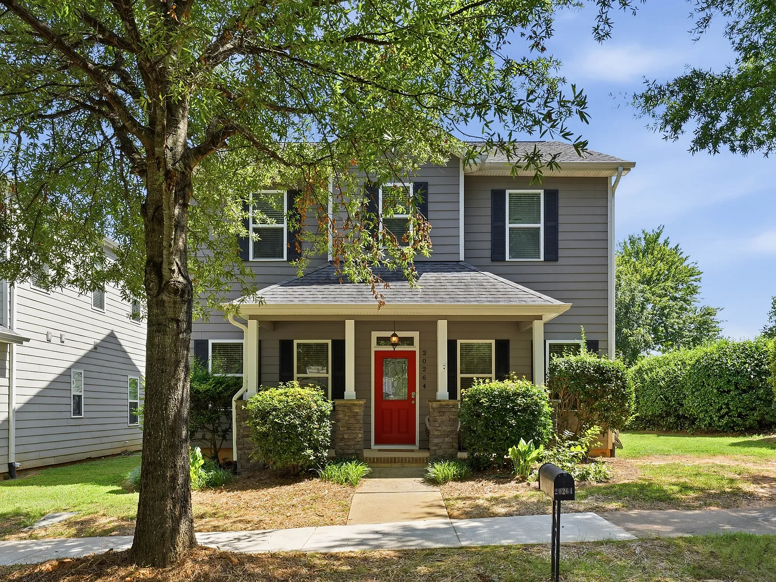 3 bed, 2.5 bath, 2535 sqft, $2,995 — Photo 1