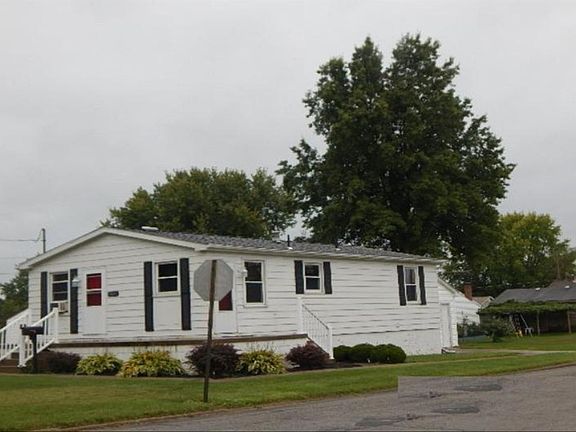 3rd image of 461 Porter Ave