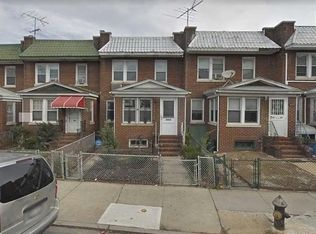 6123 Saunders St, Rego Park, NY 11374