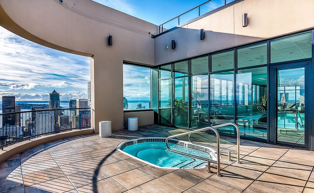 First Hill Plaza Condos - 2 bedrooms — Photo 4