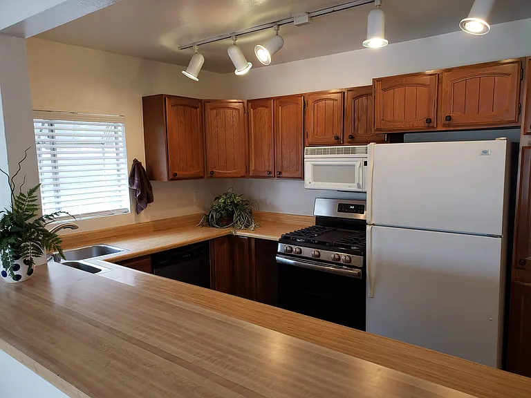 Kitchen viewed from pass-thru.