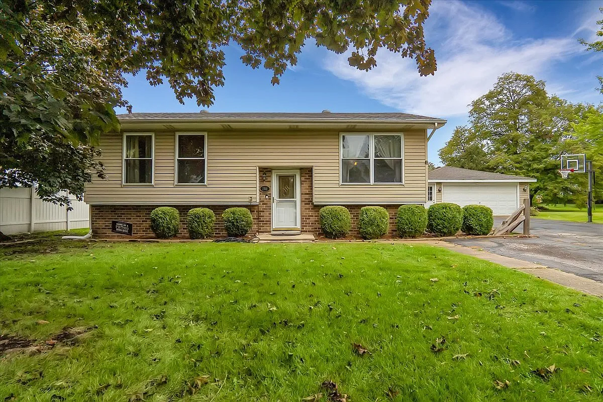 250 Cedarwood Ave photo 1