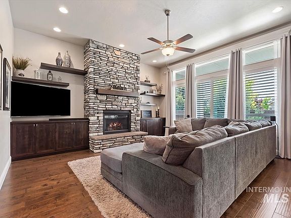 5th image of 1169 W Deer Crest Dr