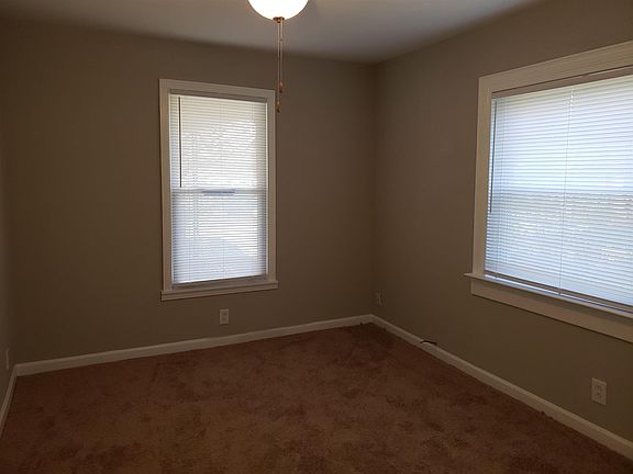 3rd image of 722 Poplar Ave
