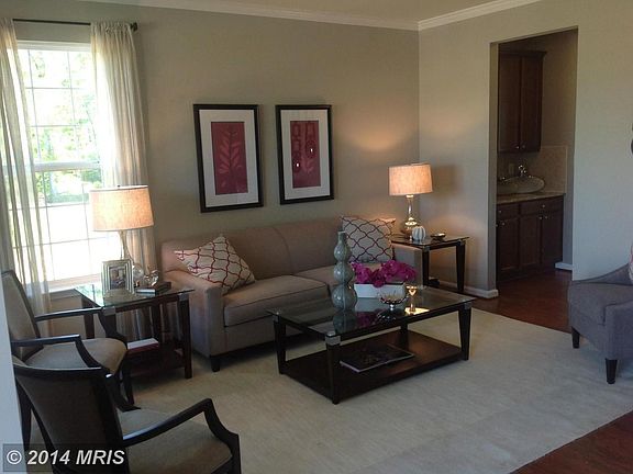 Sample Living Room-Model