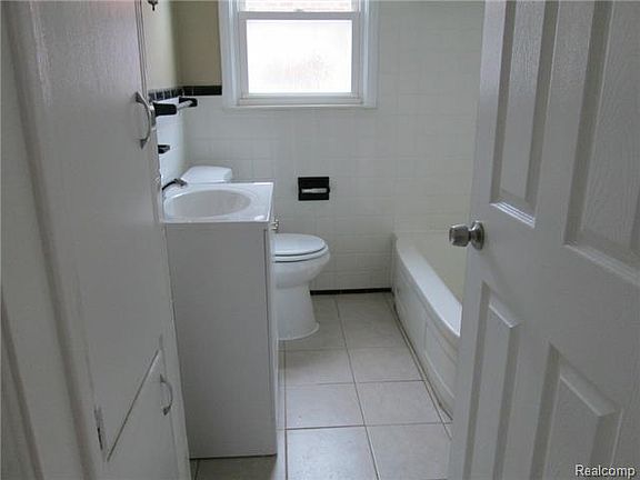 5th image of 1425 Oakland Ct