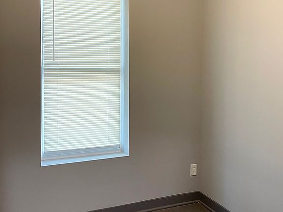 5th image of 518 N Mayfield Ave APT 1
