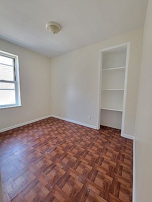 2nd image of 3735 Crescent St APT 43