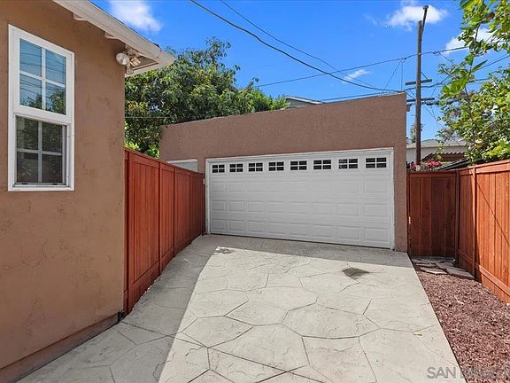 5th image of 633 Arroyo Dr