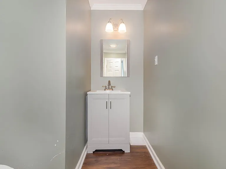 668 Main St — Photo 17