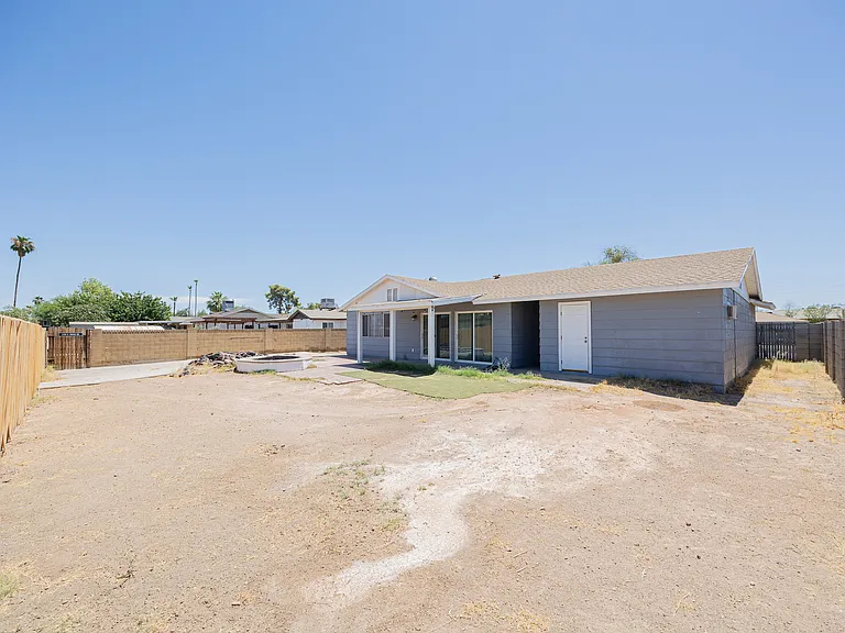 4704 S La Rosa Dr — Photo 27