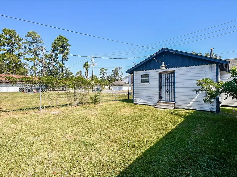 8321 Homewood Ln #C — Photo 13